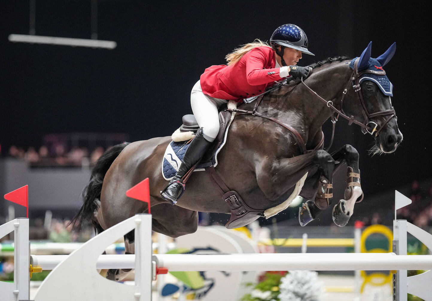 Jessica Mendoza flies to victory