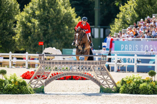 Paris 2024 Olympic GamesSteve Guerdat (SUI) riding Dynamix de Belheme during the Individual Show Jumping Final at the Chateau de Versailles for the Paris 2024 Olympic Games.Photo Credit: FEI/Benjamin Clark