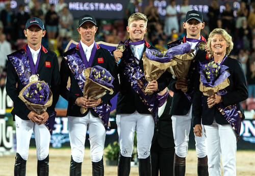 ECCO FEI World Championships 2022, Herning (DEN)Team Great Britain:  SCOTT BRASH, BEN MAHER, HARRY CHARLES, JOSEPH STOCKDALE and Chef d'Equipe DI LAMPARD after finishing bronze in Agria FEI Jumping World Championship 2022 in Herning, Denmark, August 12, 2022.
